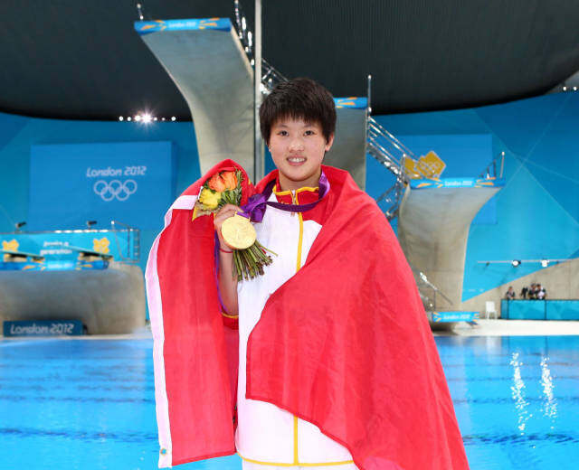 2012年8月9日，中國選手陳若琳在倫敦奧運會女子10米跳臺決賽中摘得金牌。新華社記者 陳建力 攝