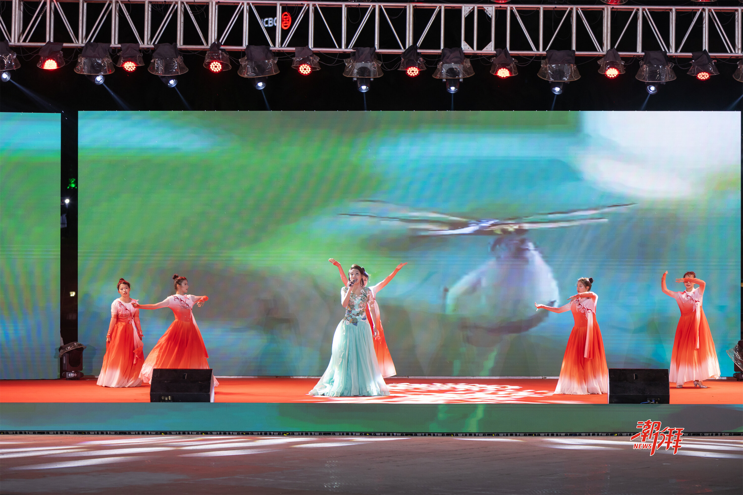 3、女聲獨唱《春風十萬里》。.jpg