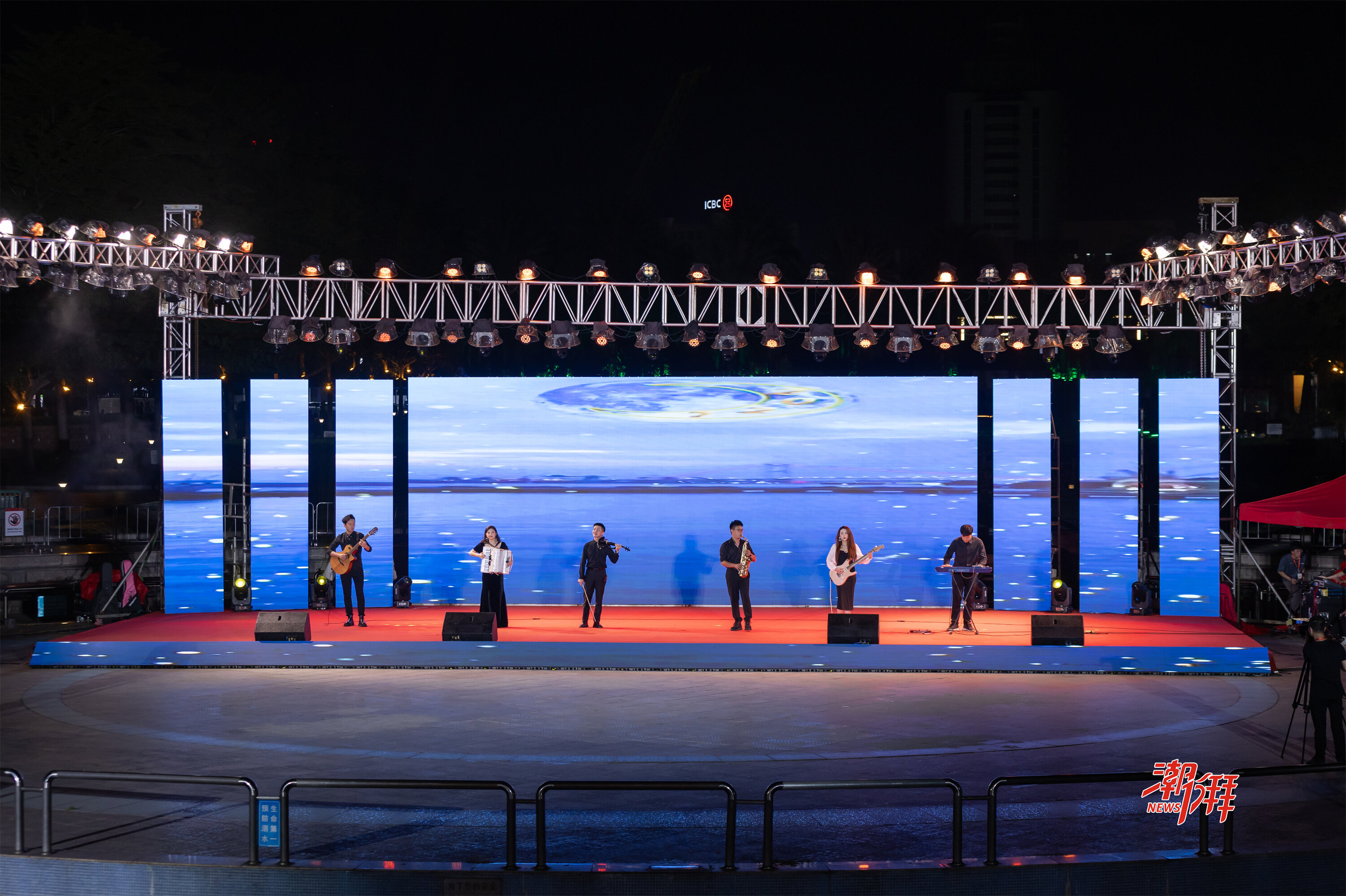 5、樂器演奏《軍港之夜》。.jpg